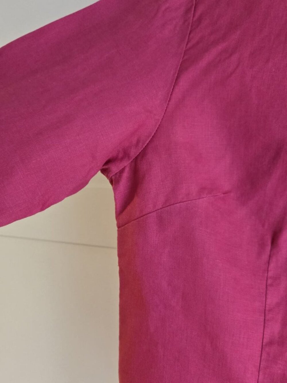 Melanie Lyne 100% Linen Raspberry Ruffle Sleeve Blouse Size M PTP20 - Picture 10 of 11